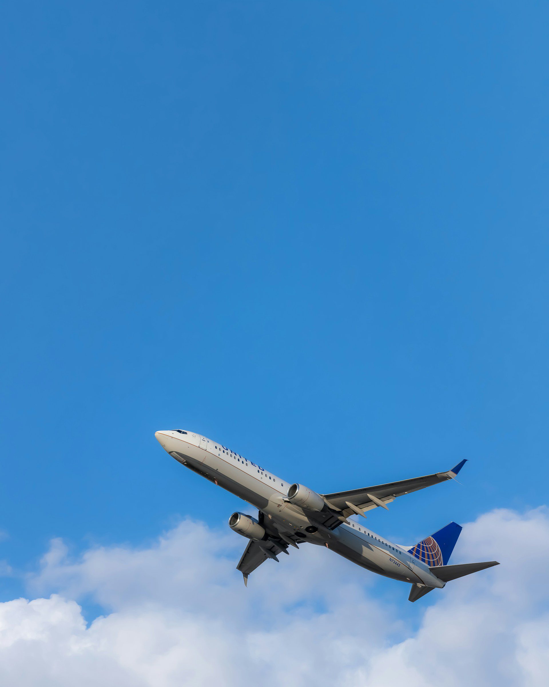 Avion dans le ciel